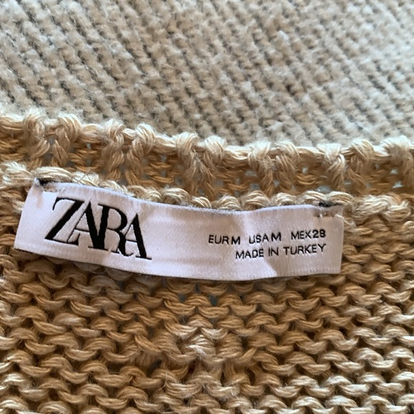 Zara pull over knit sweater. Sz med. a bit oversized
Neutral color - Picture 6 of 6